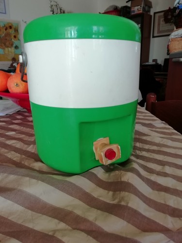 Thermos vintage con - thermos, rubinetto